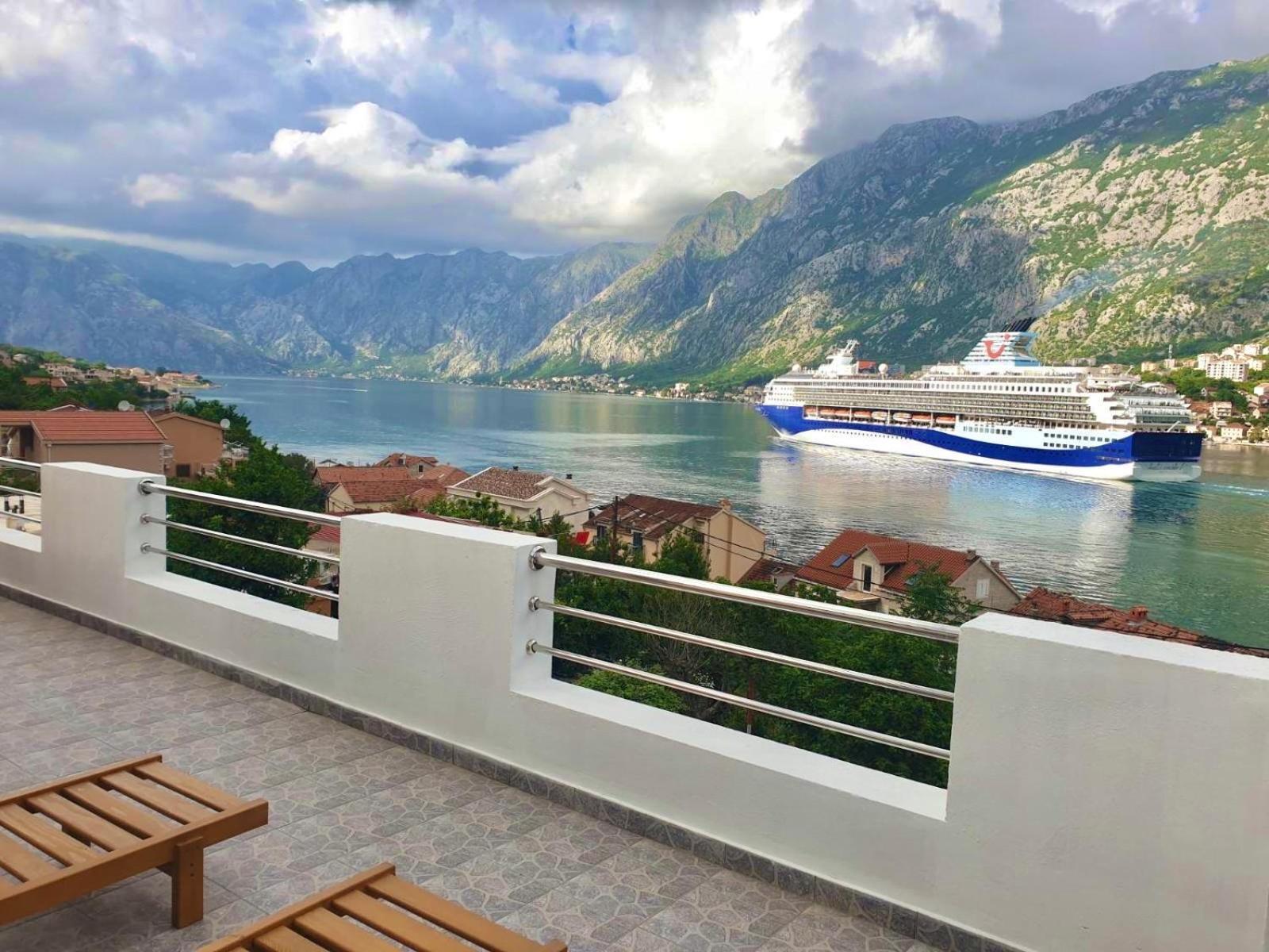 House With Big Terrace And Beautiful Sea View Villa Kotor Kültér fotó