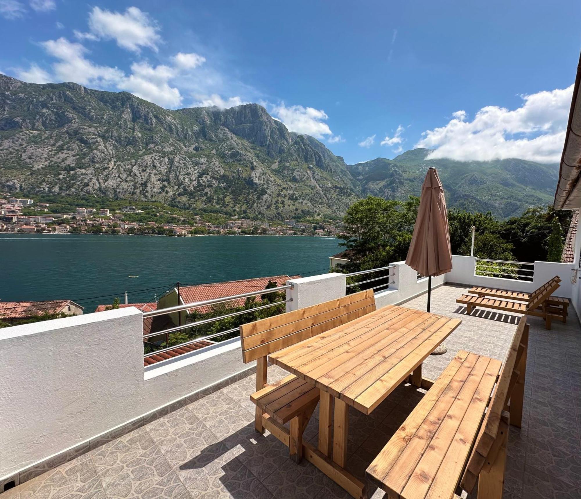 House With Big Terrace And Beautiful Sea View Villa Kotor Kültér fotó