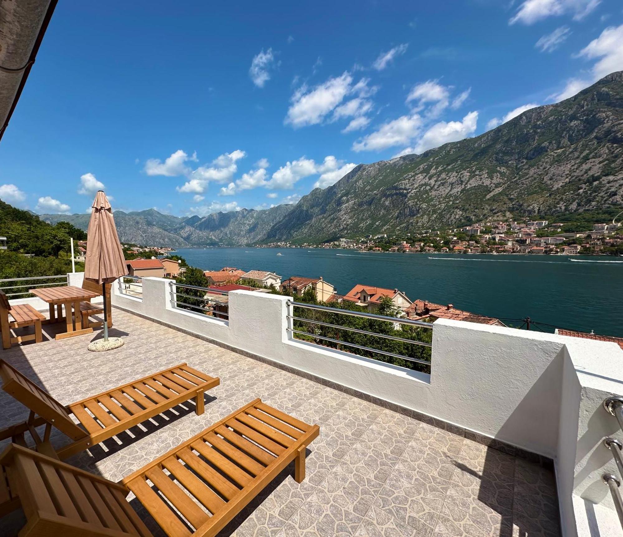 House With Big Terrace And Beautiful Sea View Villa Kotor Kültér fotó