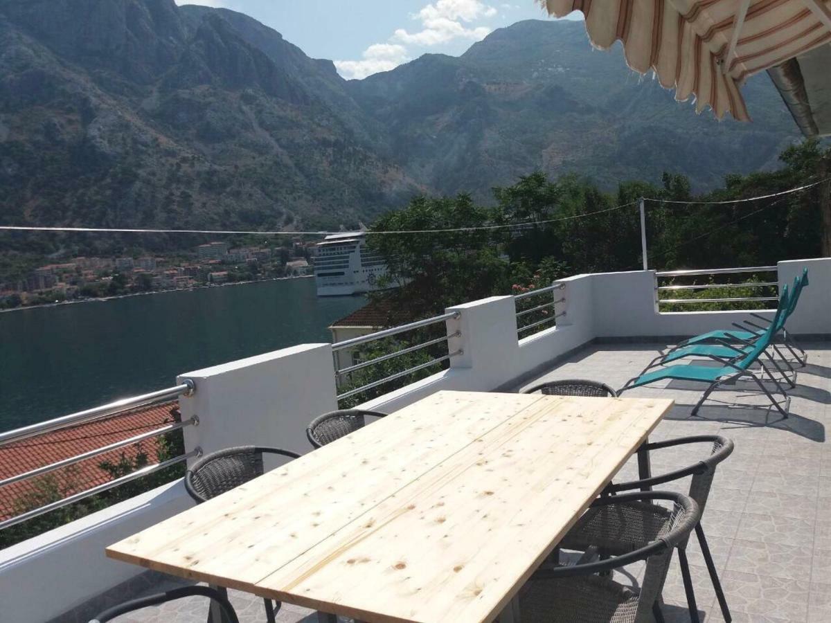 House With Big Terrace And Beautiful Sea View Villa Kotor Kültér fotó